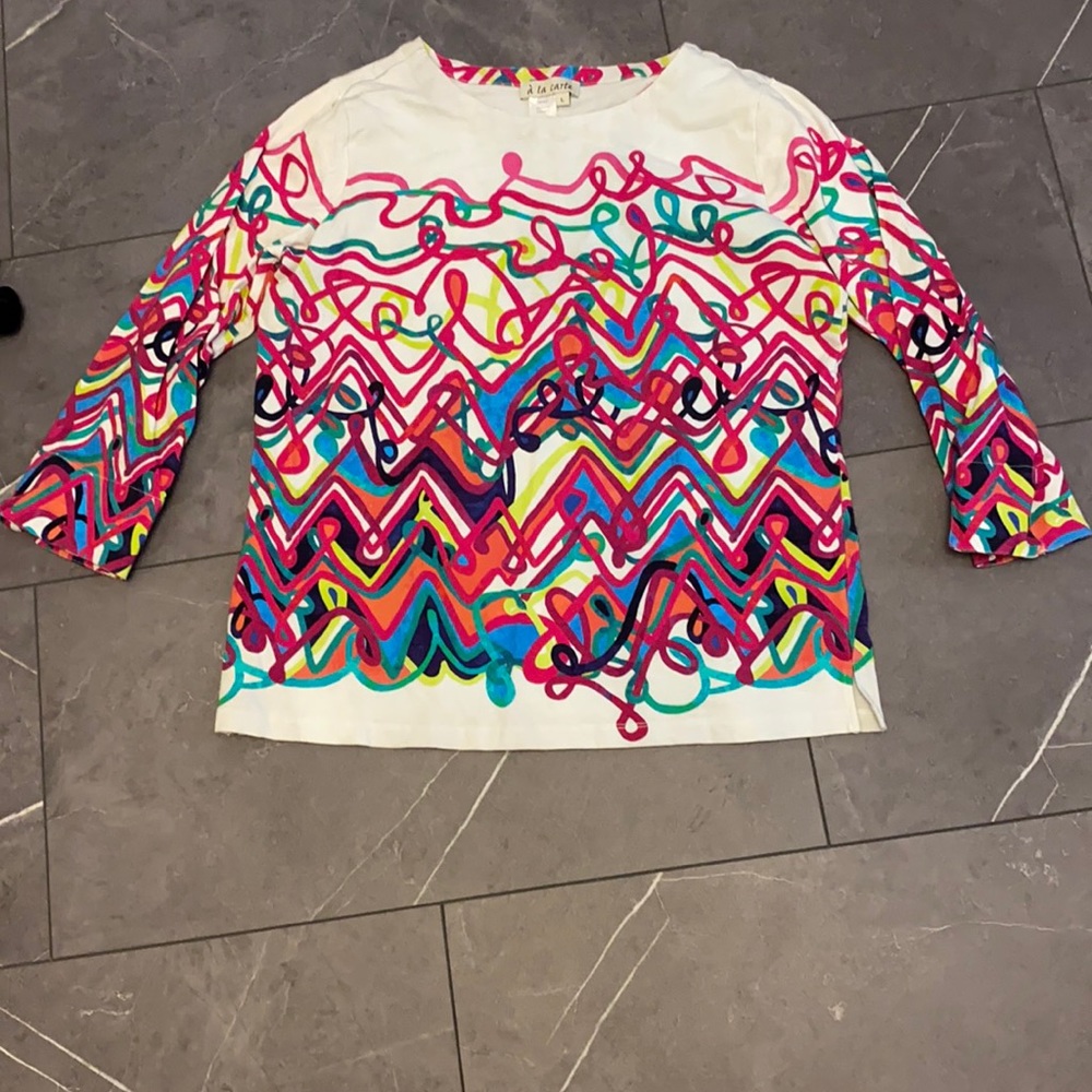 Beautiful A LA Carte blouse.